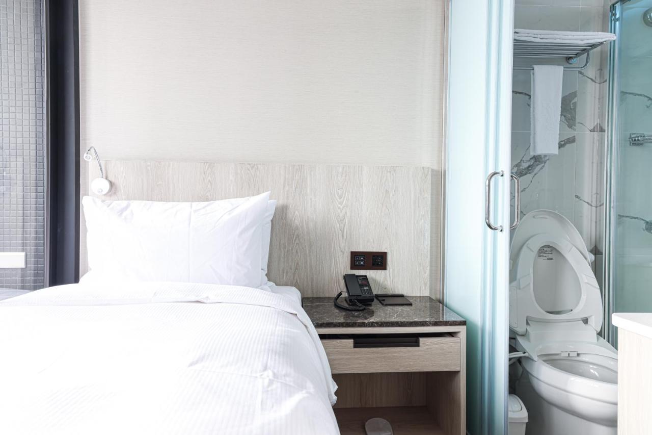 Royal Jade Boutique Hotel Taipei Exterior photo
