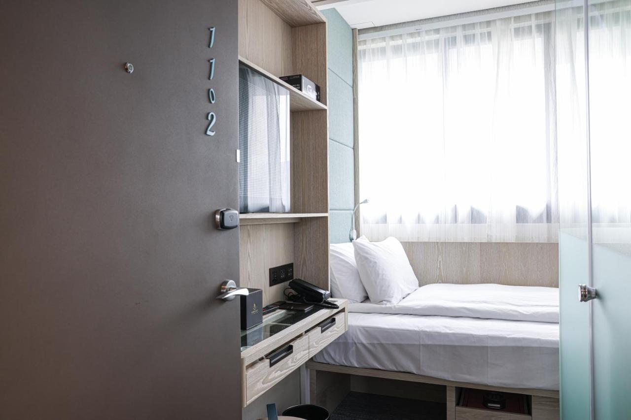 Royal Jade Boutique Hotel Taipei Exterior photo